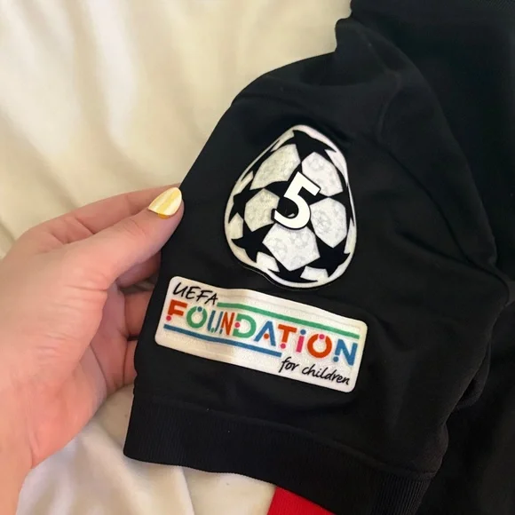 Women’s Gavi #6 FC Barcelona Black Red Soccer Jersey - Picture 4 of 8